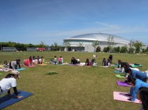 2012 0513 park yoga1.jpg